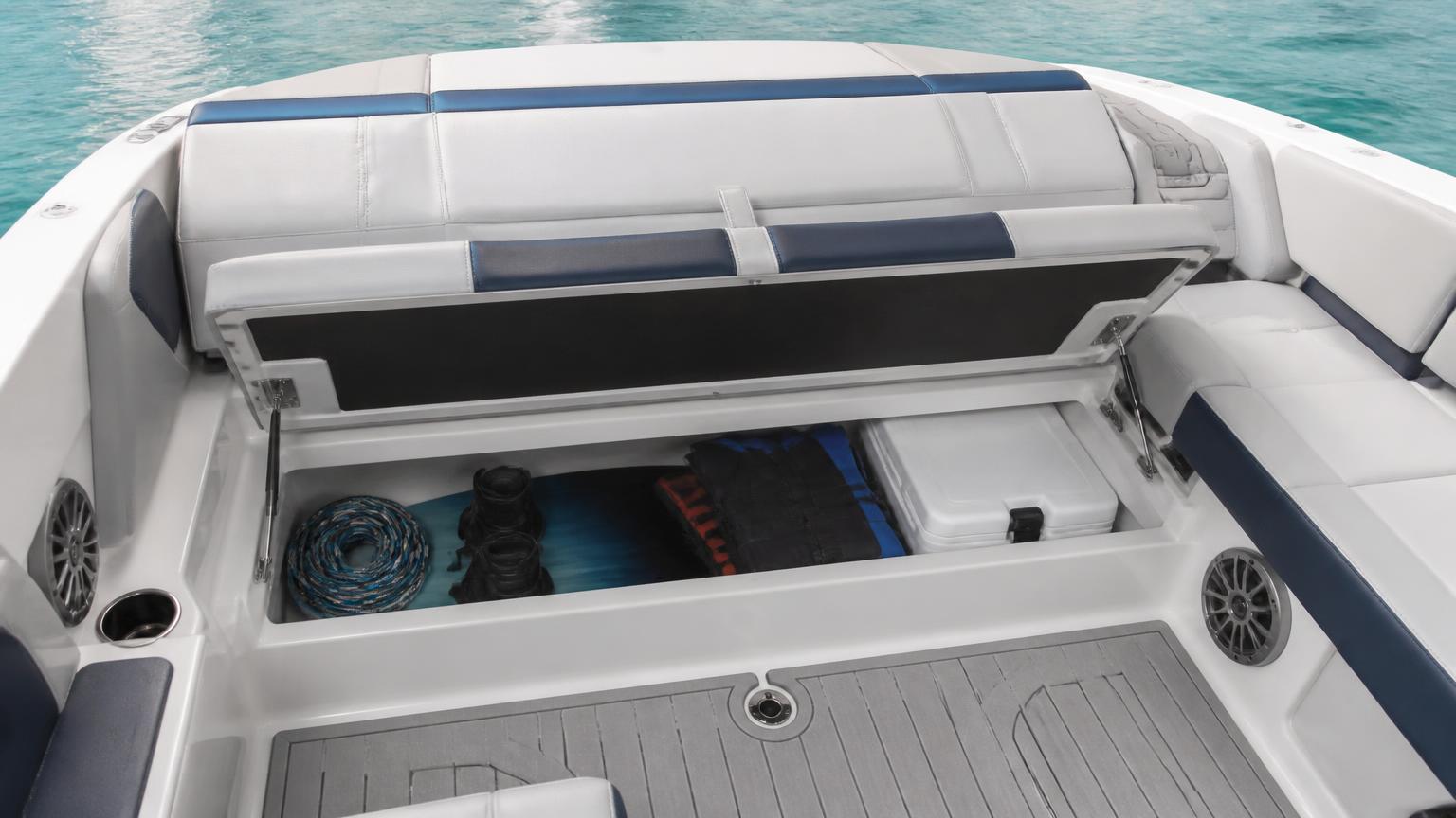 Smoker Craft Ultima 172 Bowrider Amazing Photo by www.BOWRIDER-BOATS.com — Smoker Craft Ultima 172 bowrider boat, on the water, 17.2 ft aluminium hull with outboard propulsion. Images Created by www.Bowrider-Boats.com