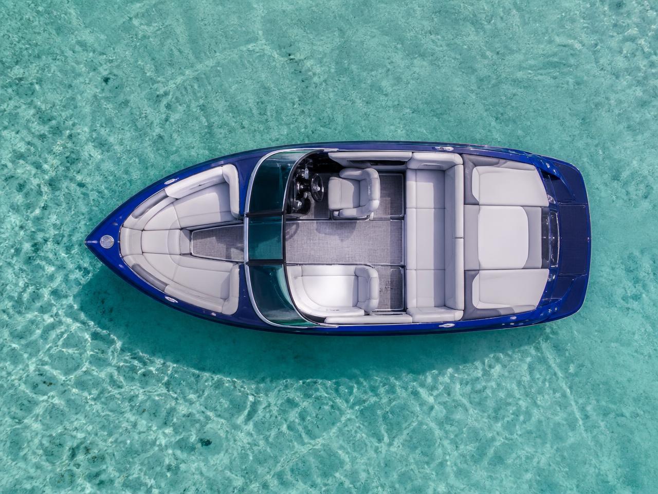 Cobalt Bowrider Amazing Photo by www.BOWRIDER-BOATS.com — Cobalt Bowrider Boats — bowrider boat. Images Created by www.Bowrider-Boats.com