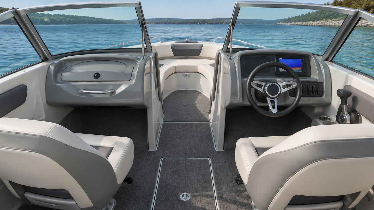 Regal LX6 Bowrider Amazing Photo by www.BOWRIDER-BOATS.com — Regal LX6 bowrider boat, on the water, 19.7 ft fibreglass hull with outboard propulsion. Images Created by www.Bowrider-Boats.com