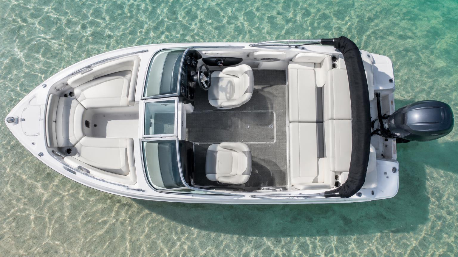 Plastic Bowrider Amazing Photo by www.BOWRIDER-BOATS.com — Plastic Bowrider Boats. Images Created by www.Bowrider-Boats.com